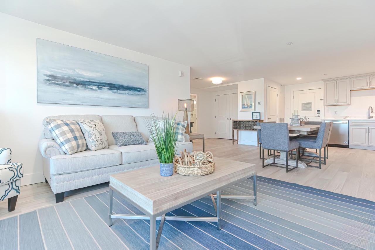 Downtown Plymouth Waterfront Luxury Condos ภายนอก รูปภาพ