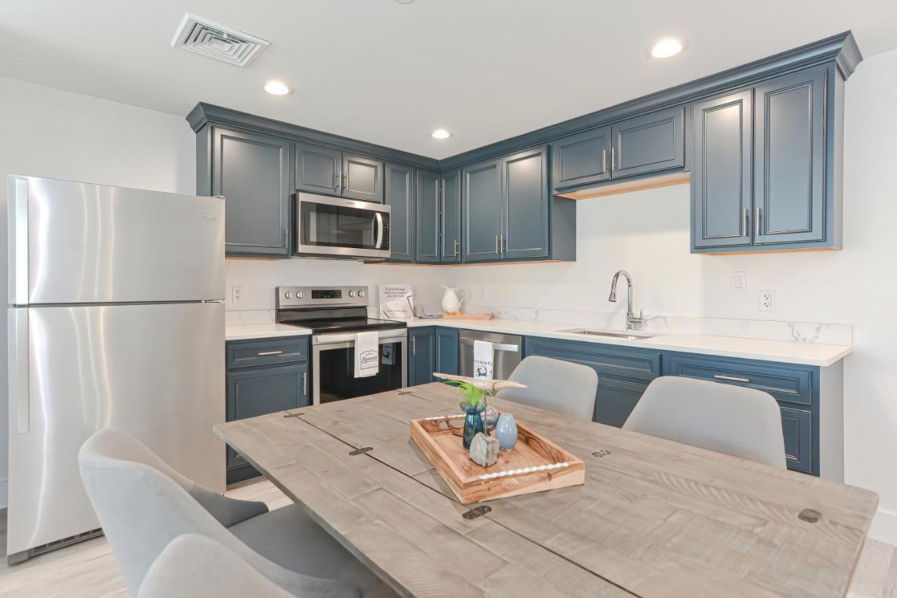 Downtown Plymouth Waterfront Luxury Condos ภายนอก รูปภาพ