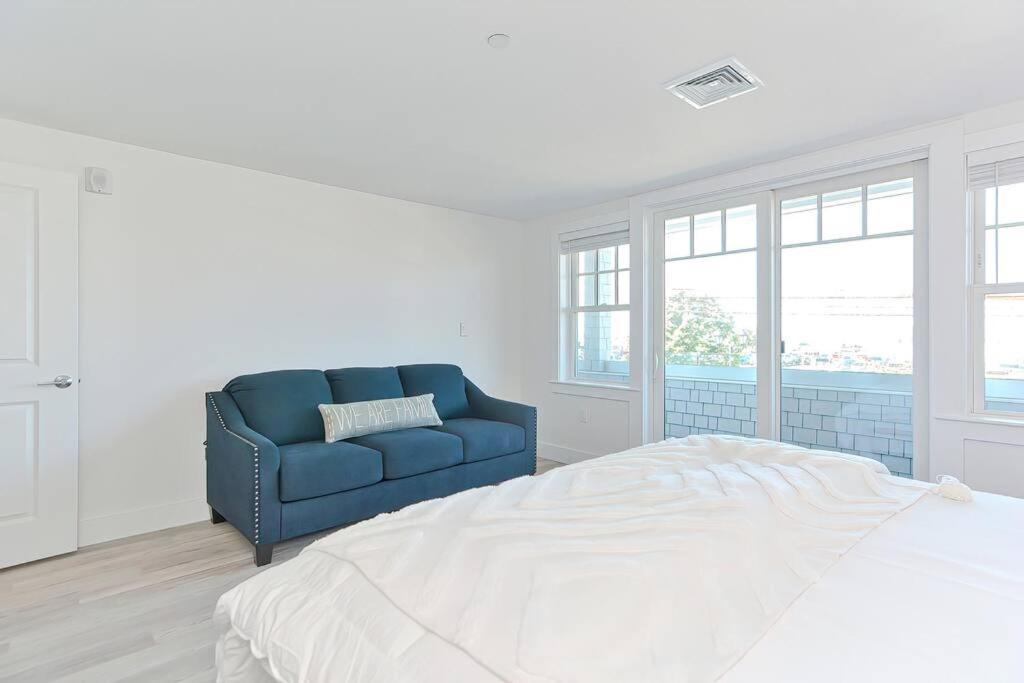 Downtown Plymouth Waterfront Luxury Condos ภายนอก รูปภาพ